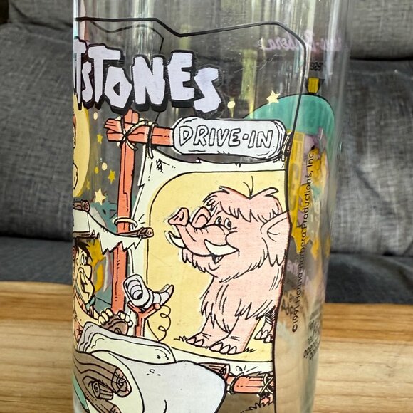 Hanna Barbera 1991 The Flintstones, the first 30 years glass from Hardees - Picture 2 of 3
